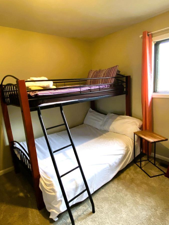 Spanish Style 3-bedroom With Hot Tub Hébergement de vacances Indianapolis