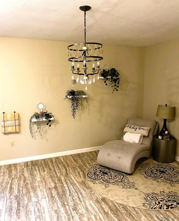 Hébergement de vacances Spanish Style 3-bedroom With Hot Tub Indianapolis