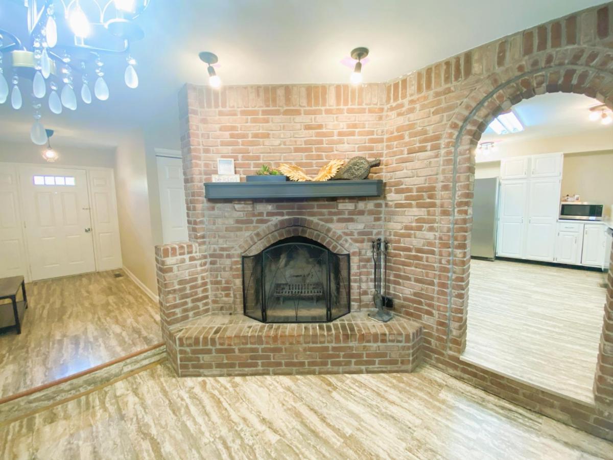 Spanish Style 3-bedroom With Hot Tub Hébergement de vacances Indianapolis